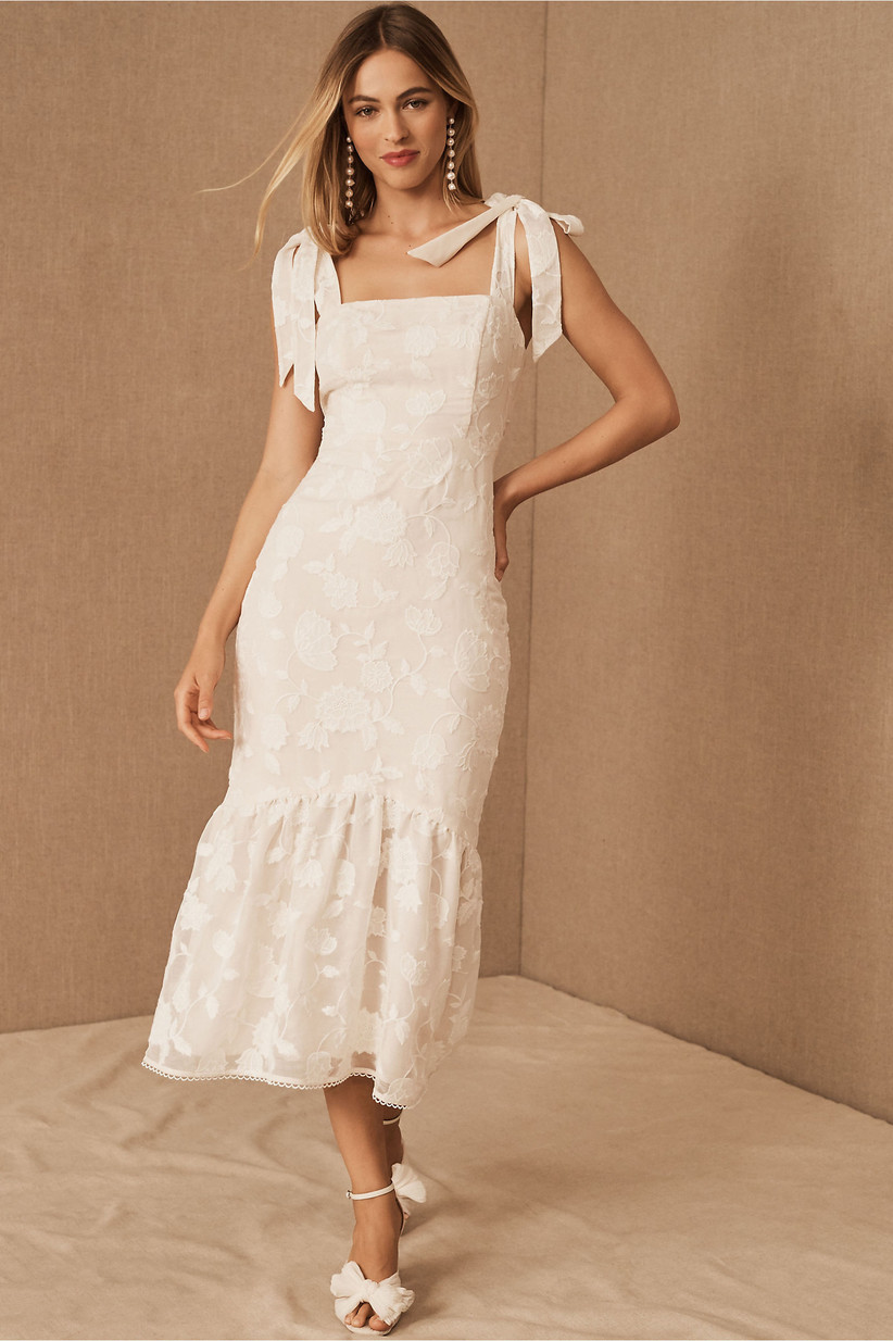 35 Beautiful Courthouse Wedding Dresses You'll Love - WeddingWire