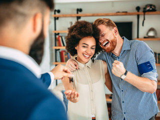 7 Key Financial Milestones to Discuss With Your Partner
