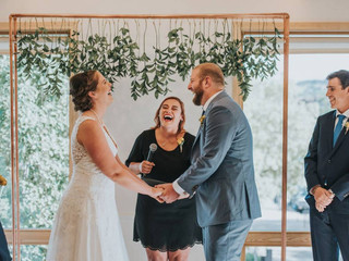 These 12 Funny Ceremony Readings Will Delight Your Guests