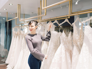 The 7 Wedding-Planning Tasks You Need to Do Before the Fun Stuff