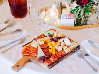 How Wedding Food & Drink are Being Adapted for COVID