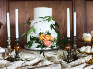 20 Wedding Cakes With Flowers to Make Your Dessert Table Bloom