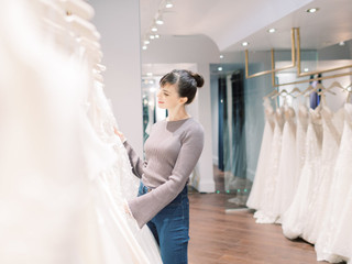 How to Shop for a Wedding Dress Like a Total Pro