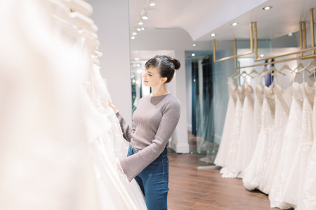How to Shop for a Wedding Dress Like a Total Pro