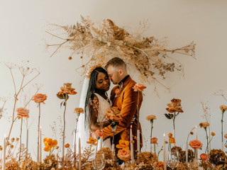 The 8 Best Fall Wedding Flowers for the Season, According to Experts