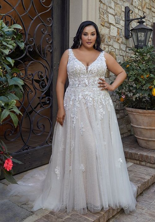 Style 2445 Lucy, Casablanca Bridal