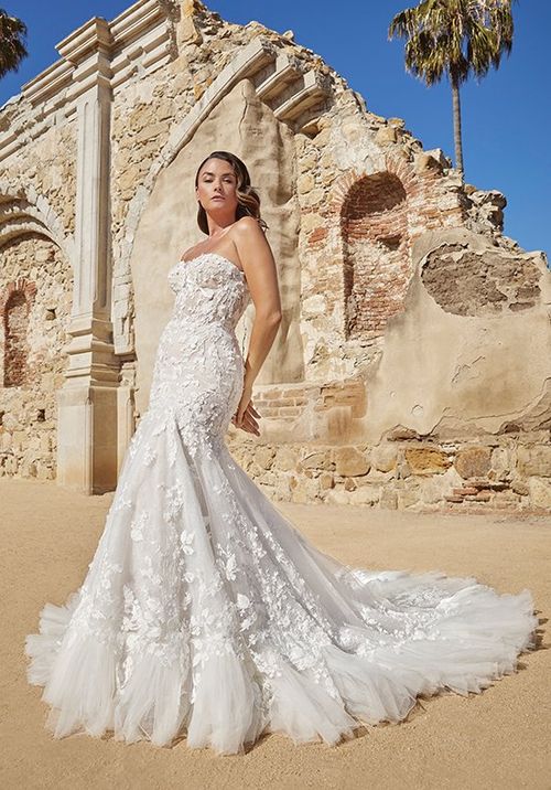 2471 Paulina, Casablanca Bridal