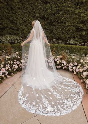 2475 Cayden, Casablanca Bridal