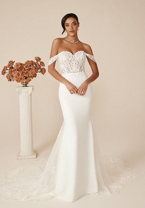 Daria Flared cut / Fit-n-Flare Wedding Dress by Justin Alexander ...