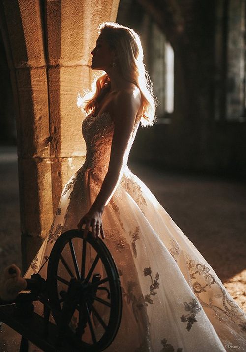 DP271 - Aurora, Disney Fairy Tale Weddings