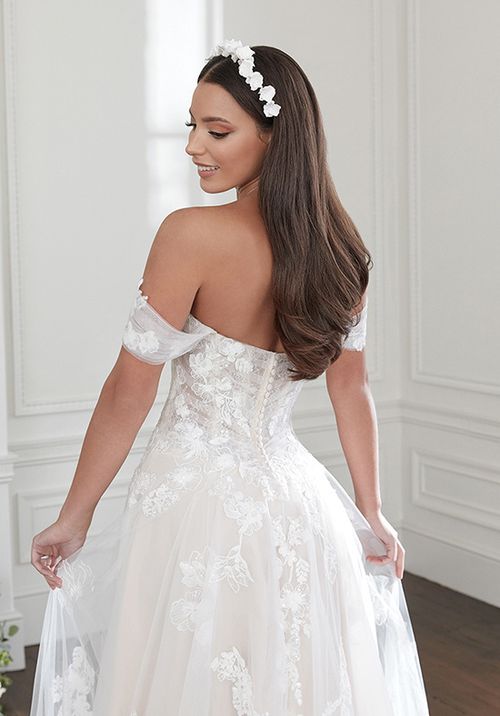 44372, Sincerity Bridal