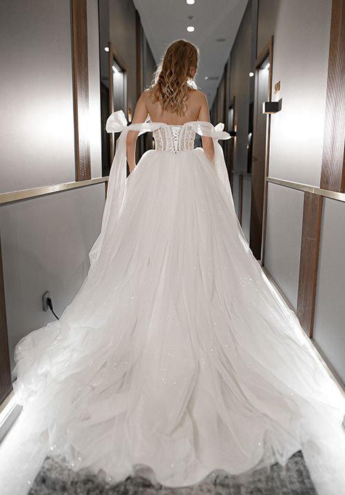 Floral Lace Wedding Dress Romanica, Olivia Bottega