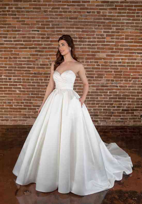 Plus-Size Tulle Ballgown Wedding Dress | True Society Bridal
