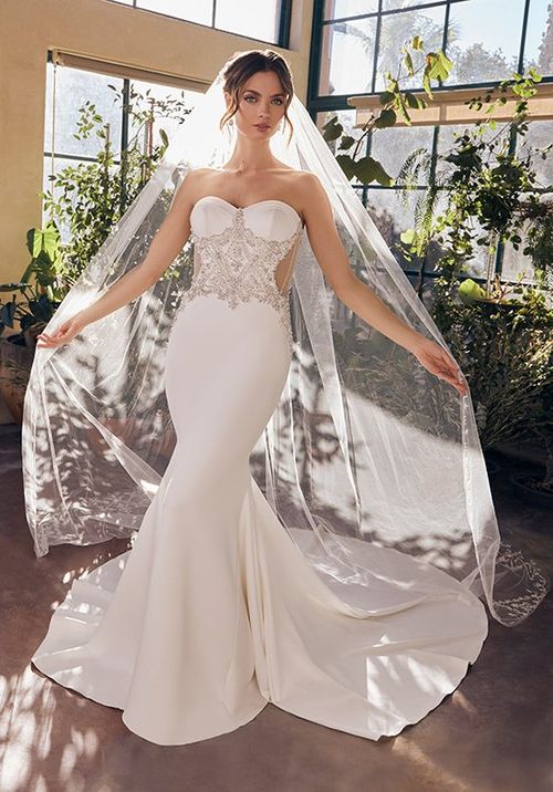 Style 2530 Roman, Casablanca Bridal