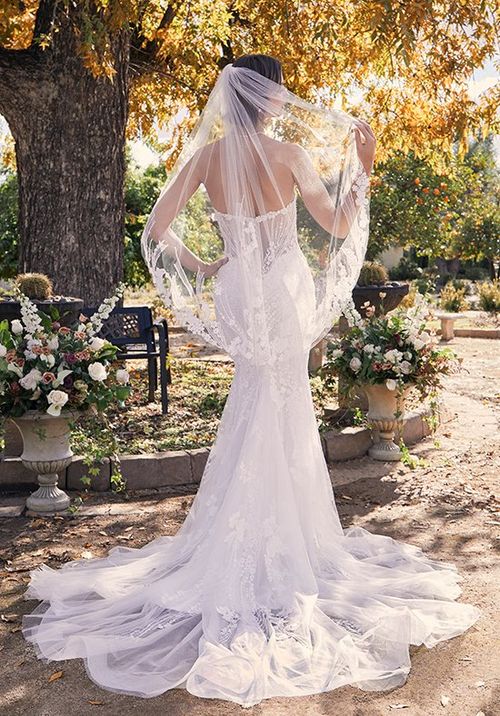 Style 2532 Everest, Casablanca Bridal