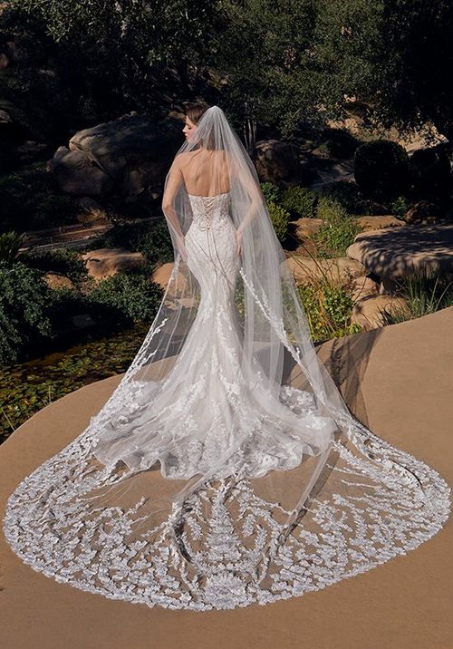 Style 2520 Hattie, Casablanca Bridal