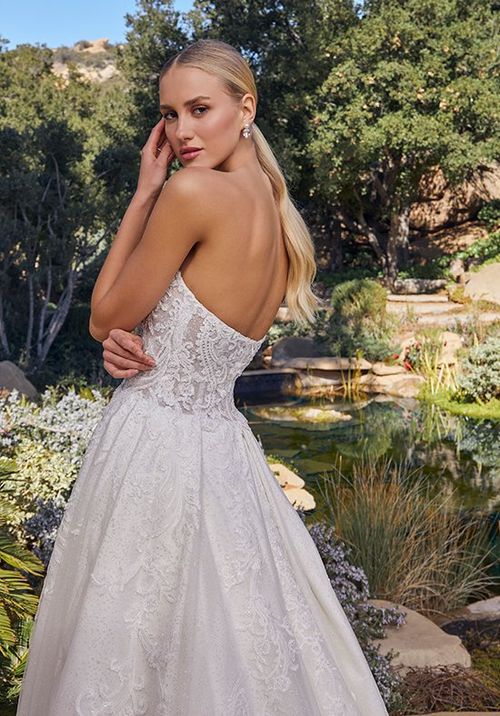 Style 2522 August, Casablanca Bridal