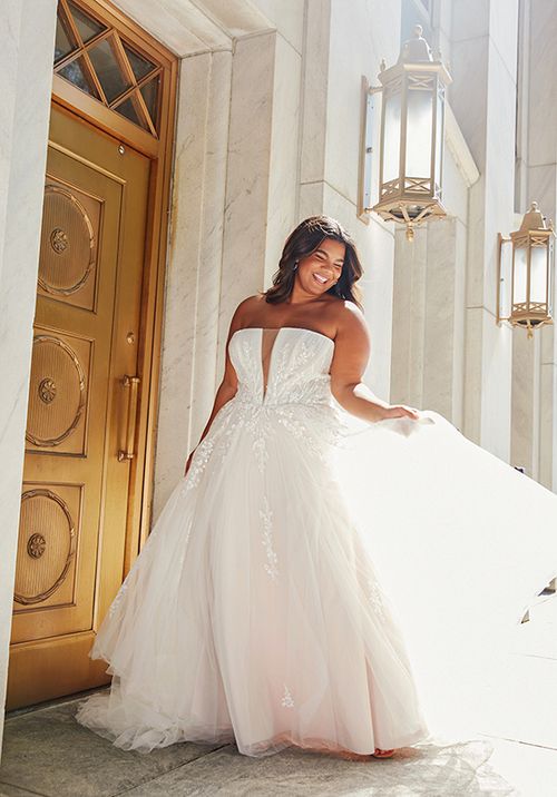 7825 A-line Wedding Dress by Stella York - WeddingWire.com