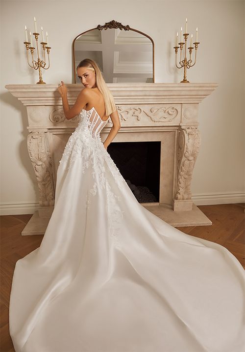 Huntington, Casablanca Bridal