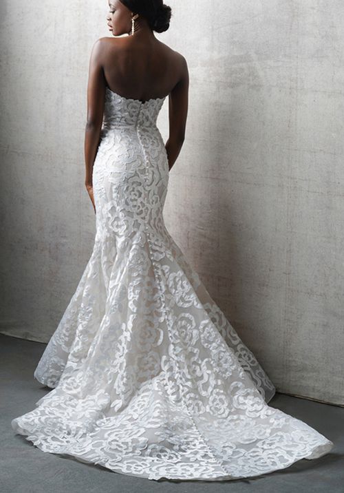 C742, Allure Couture