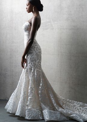 C742, Allure Couture