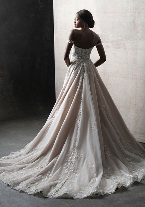 C748, Allure Couture
