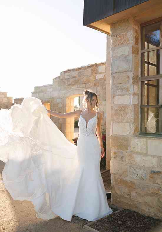 D4226 Flared cut / Fit-n-Flare Wedding Dress by Essense of Australia -  WeddingWire.com