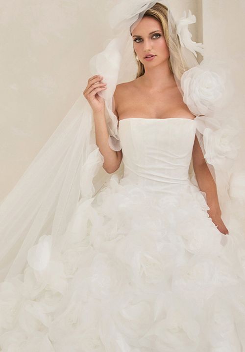 B25106 Bohdana, Blanc by Calla Blanche