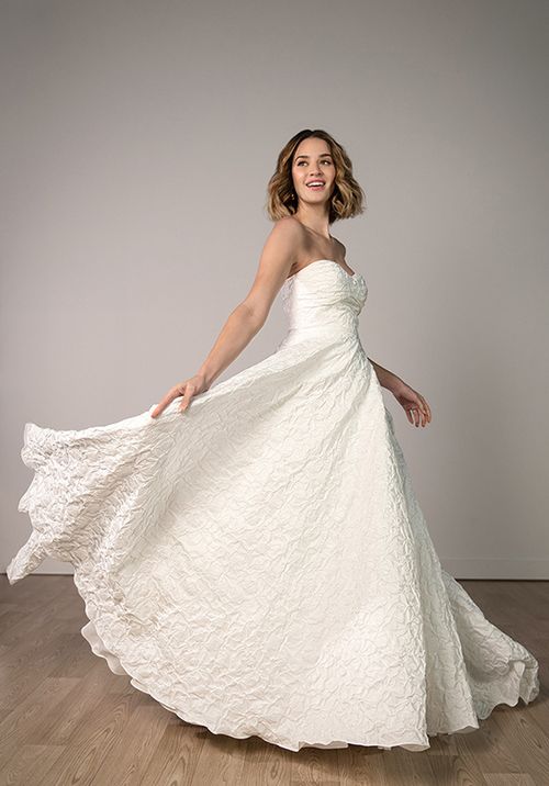 SY8059, Stella York