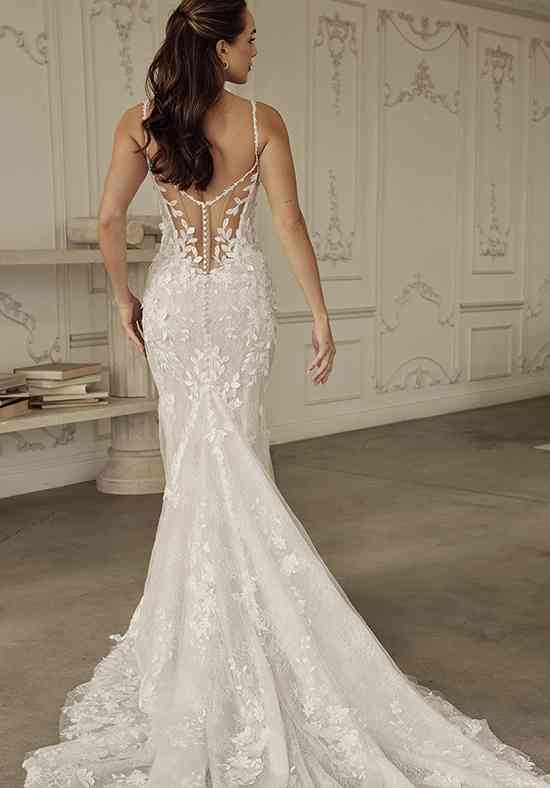 ML1891 Flared cut / Fit-n-Flare Wedding Dress by Martina Liana -  WeddingWire.com