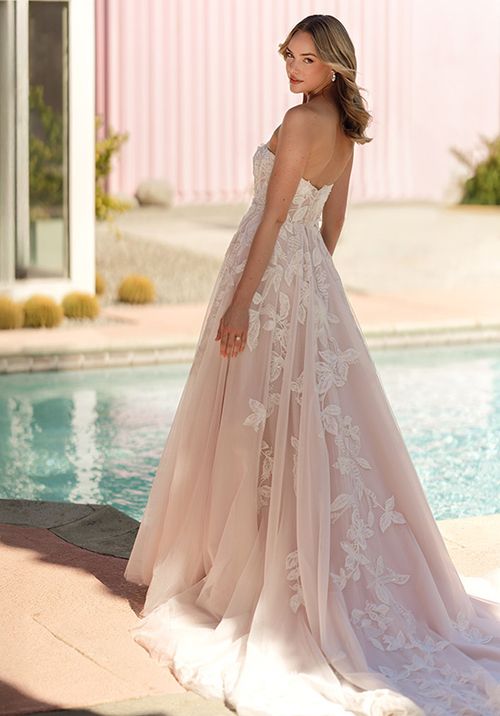 SY8166, Stella York