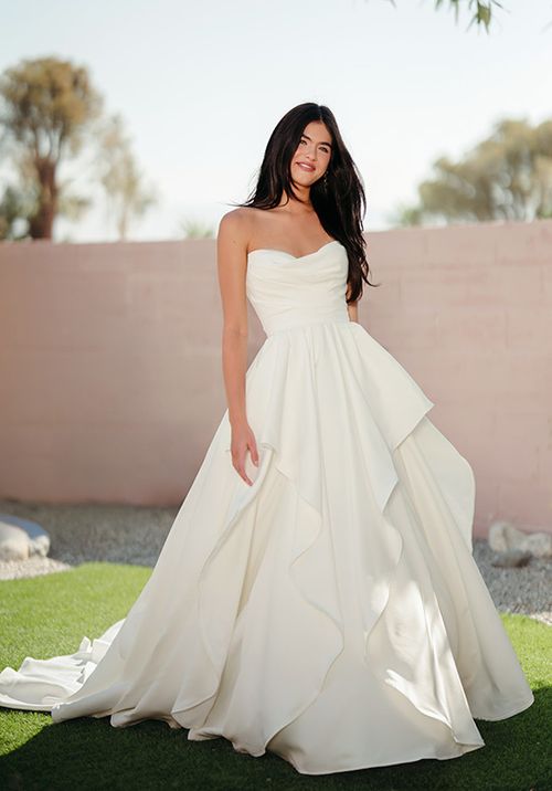 SY8212, Stella York