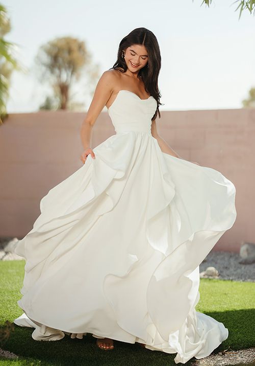 SY8212, Stella York