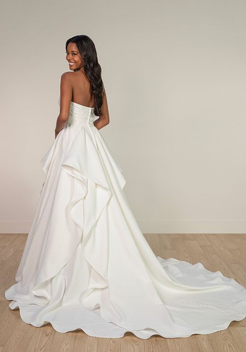 SY8212, Stella York