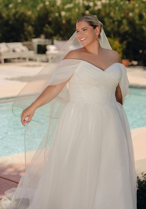SY8215+, Stella York