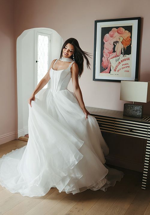 SY8222, Stella York