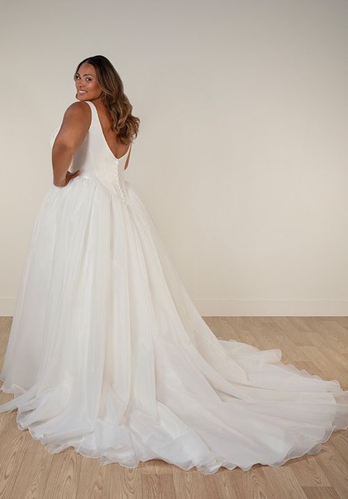 SY8222+, Stella York