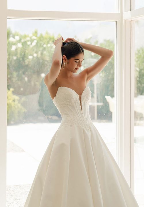 SY8246, Stella York