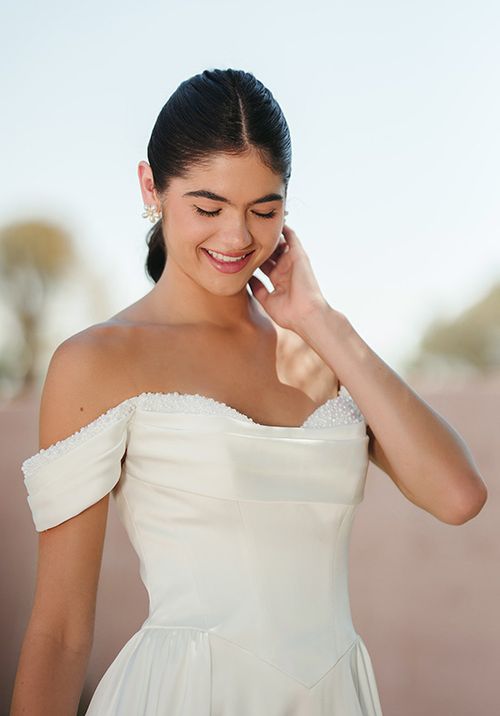 SY8236, Stella York