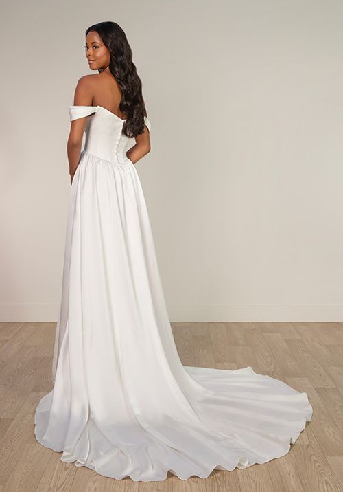 SY8236, Stella York