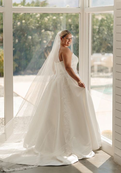 SY8239+, Stella York