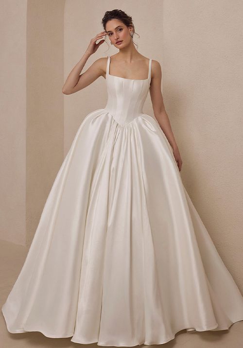 B25240 Solara, Blanc by Calla Blanche