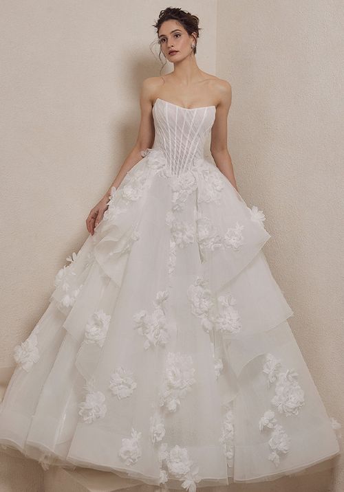 B25232 Fiorella, Blanc by Calla Blanche