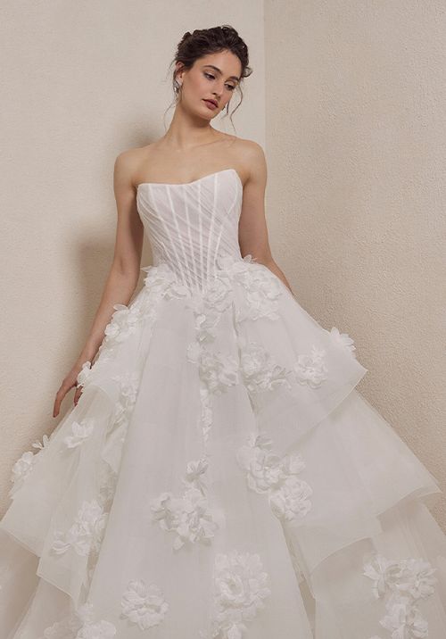 B25232 Fiorella, Blanc by Calla Blanche