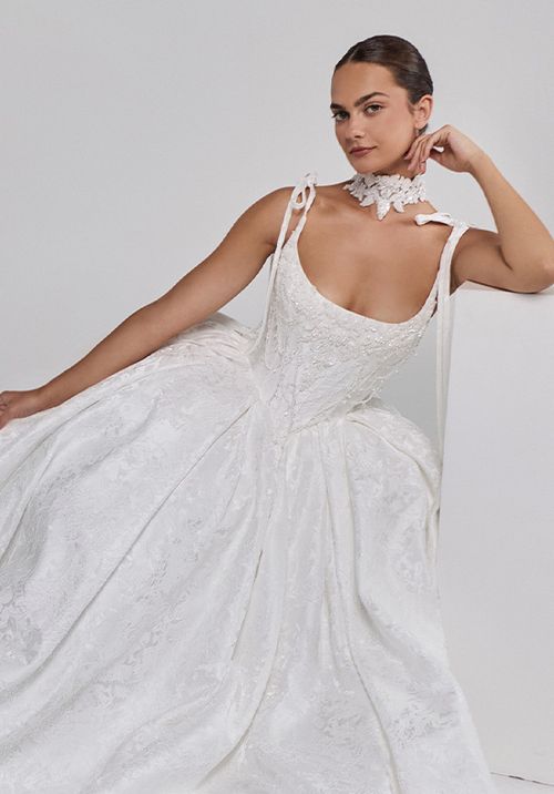 B26103 Guinevere, Blanc by Calla Blanche