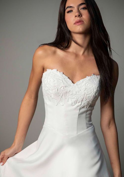 SY8328, Stella York