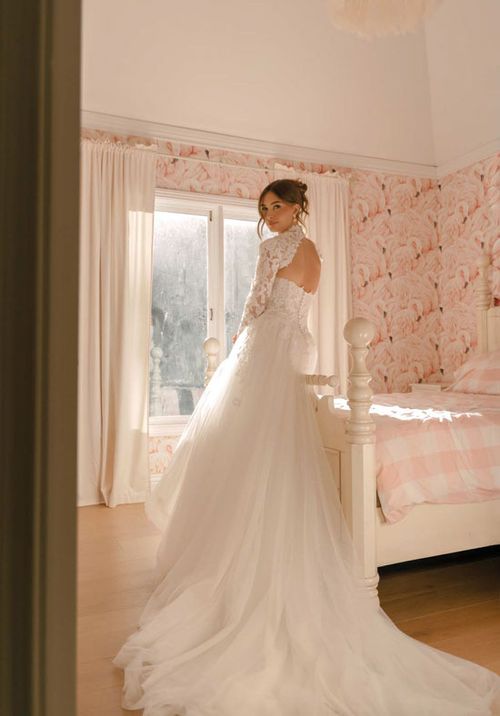 SY8324, Stella York