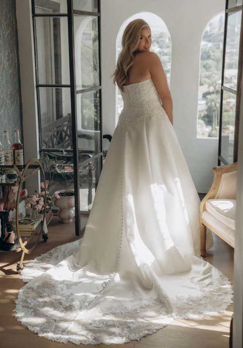 SY8279+, Stella York