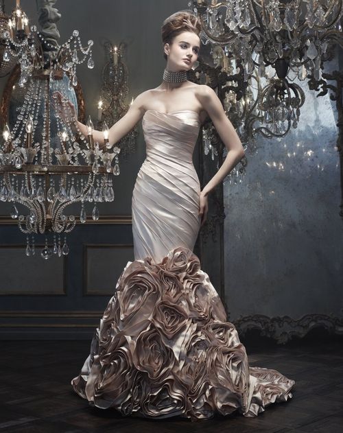 B074, Amaré Couture