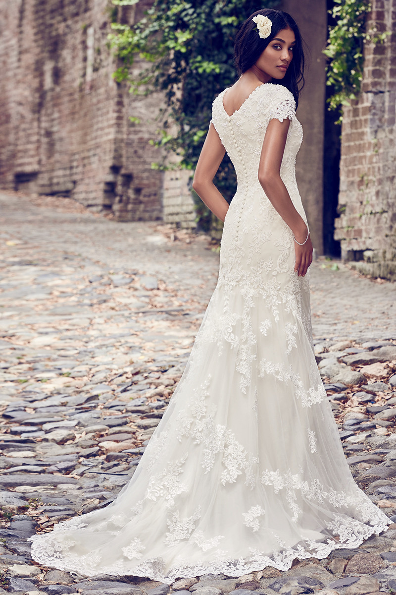 Stacey Flared cut / Fit-n-Flare Wedding Dress by Maggie Sottero ...